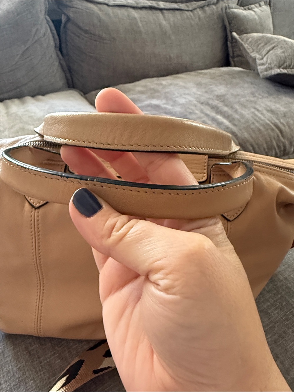 Longchamp Small Tan Leather Shoulder Bag - Picture 4 of 10